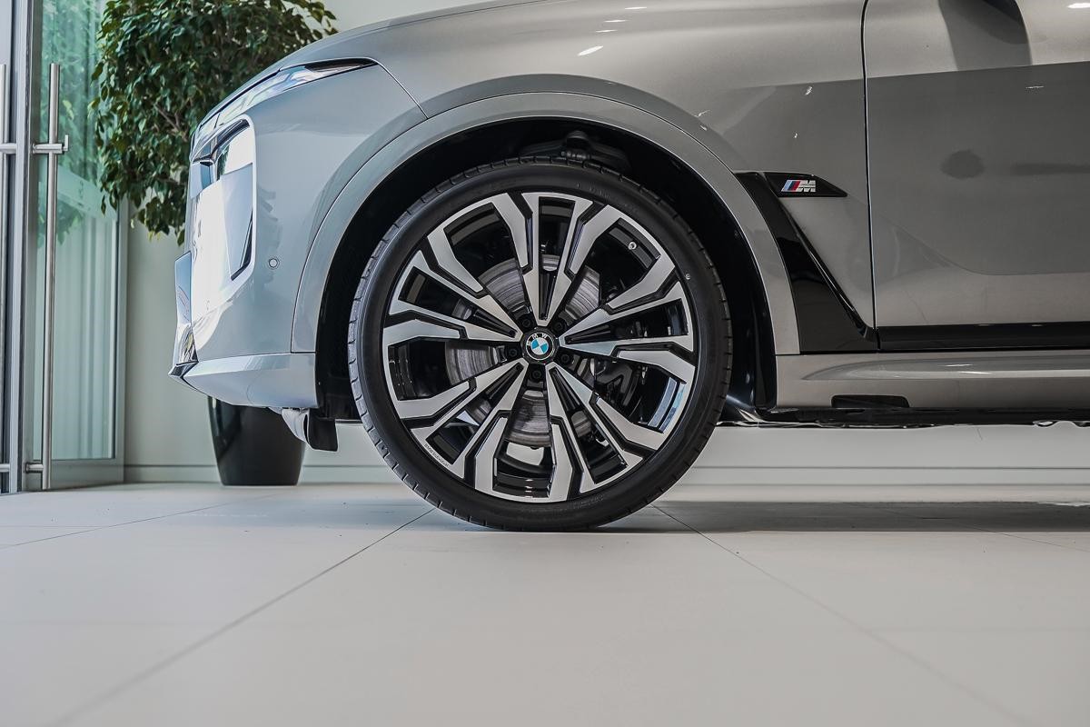 BMW X7 M60i xDrive