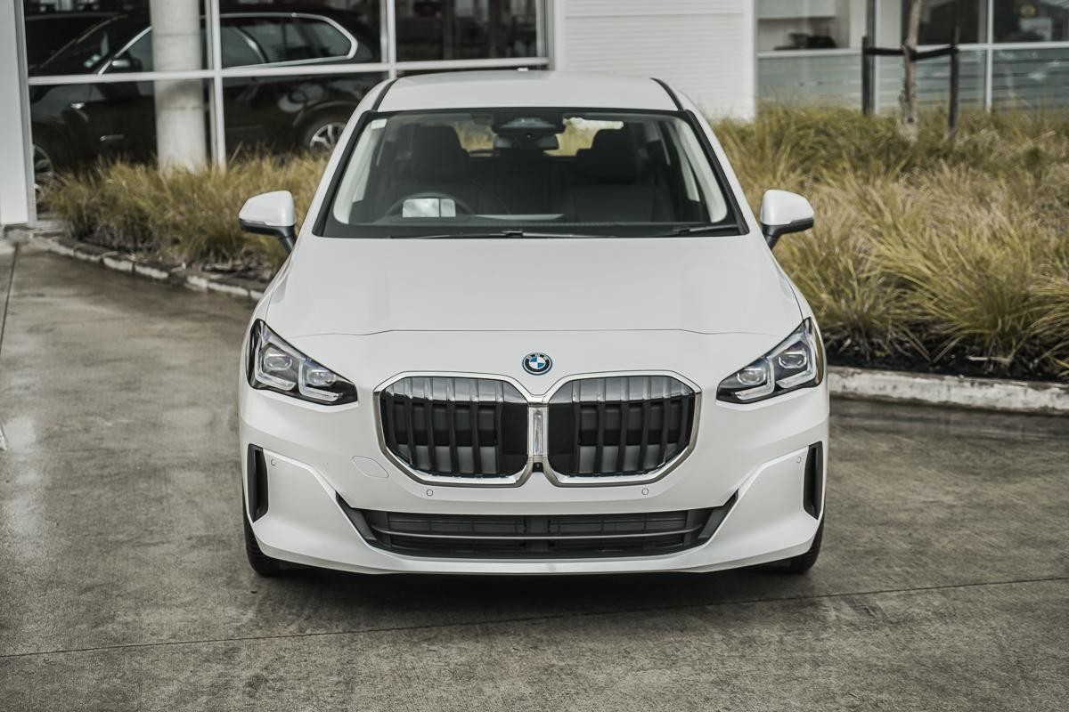 BMW 225e xDrive Active Tourer RHD Launch Edition