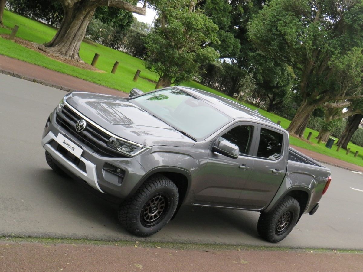 Volkswagen Amarok LIFE 4M TURBO 405NM AUTO