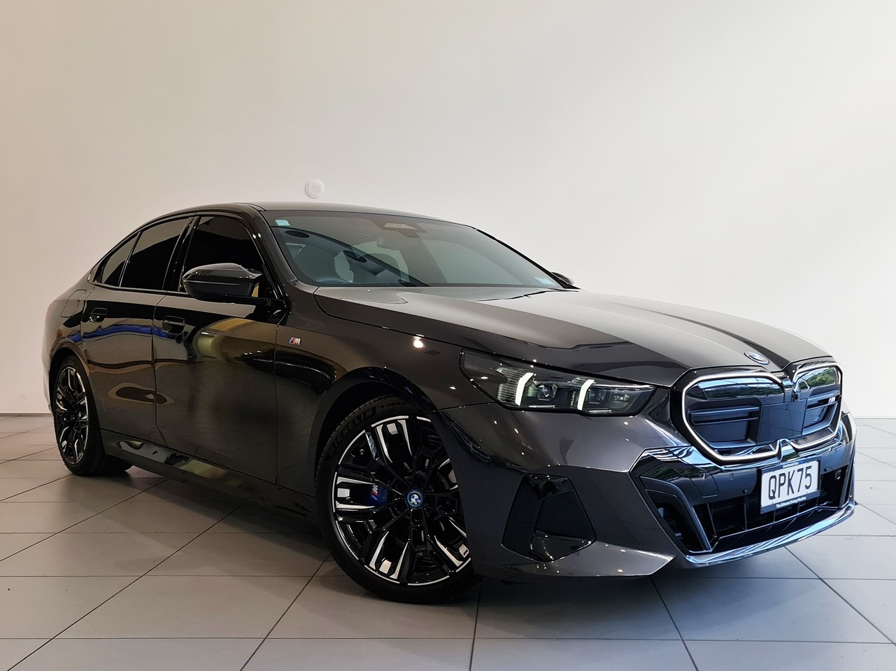 BMW i5 M60 Xdrive + Comfort + M SPORT PLUS PACKAGE