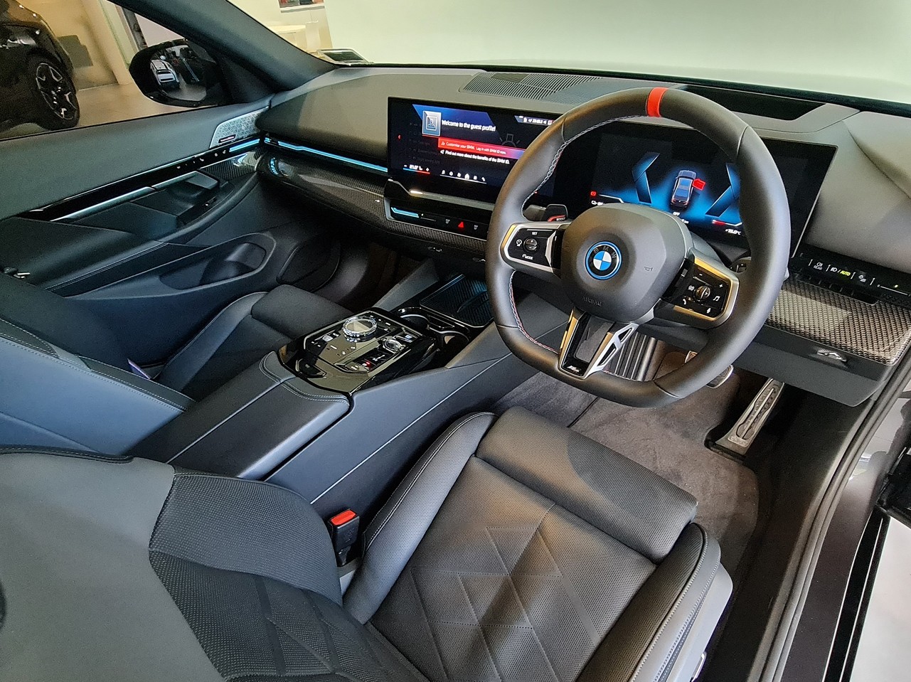 BMW i5 M60 Xdrive + Comfort + M SPORT PLUS PACKAGE