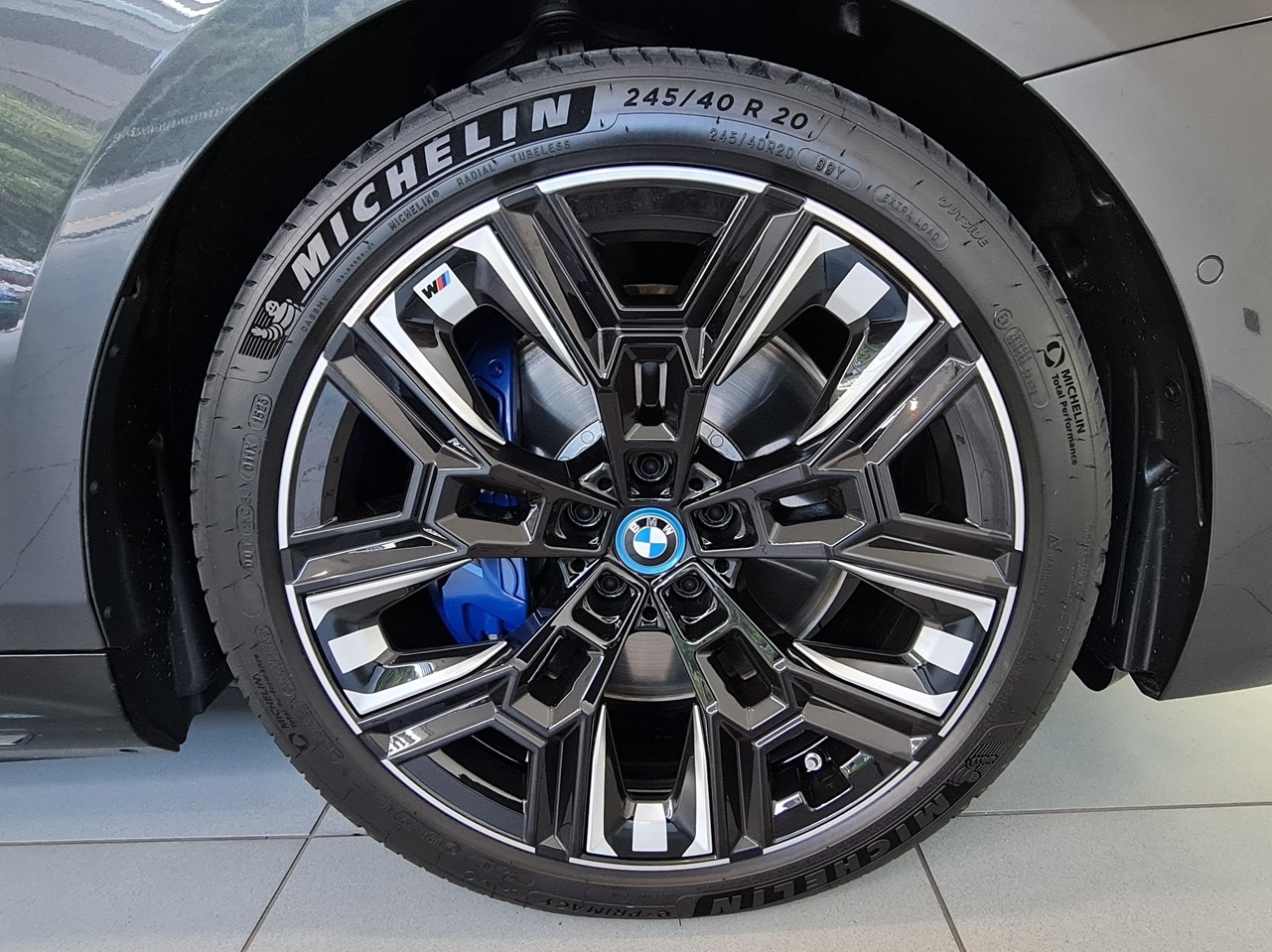 BMW i5 M60 Xdrive + Comfort + M SPORT PLUS PACKAGE