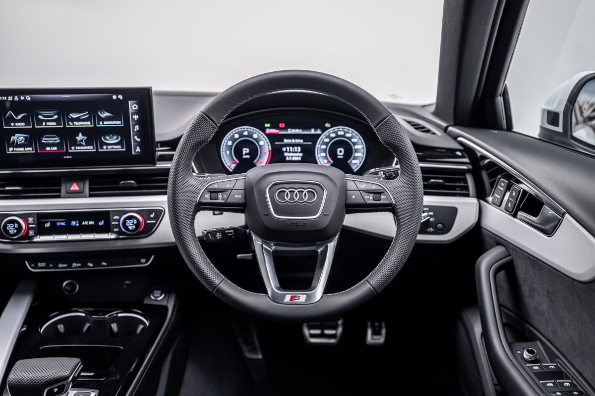 Audi A4 AVANT 45 TFSI QUATTRO S LINE