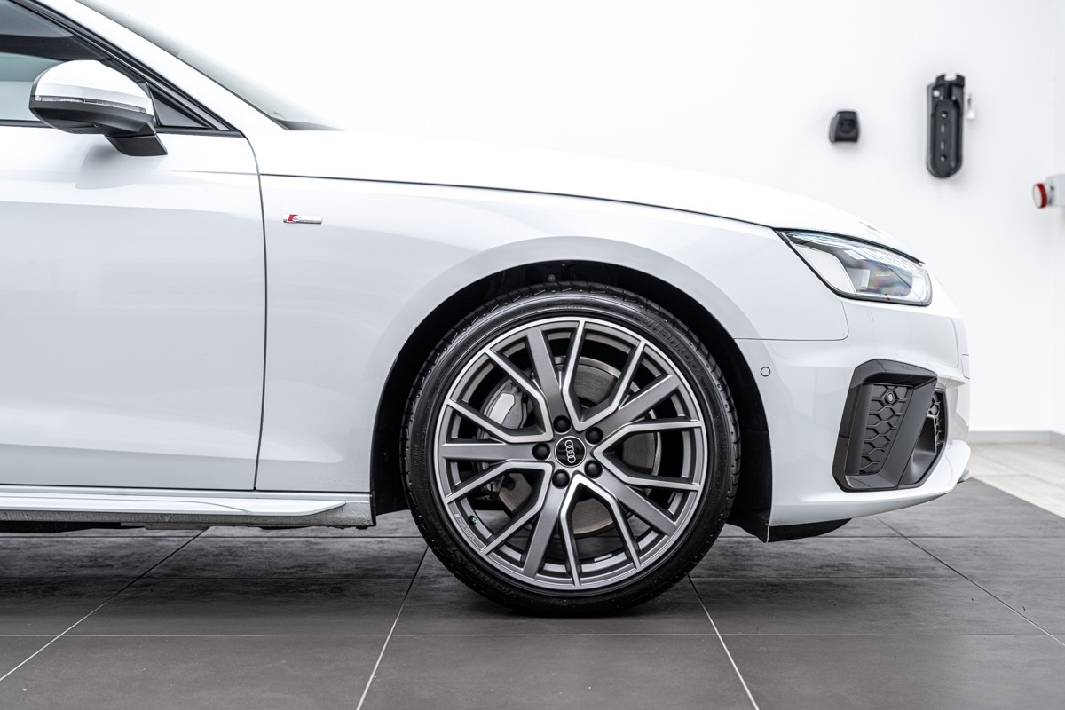 Audi A4 AVANT 45 TFSI QUATTRO S LINE