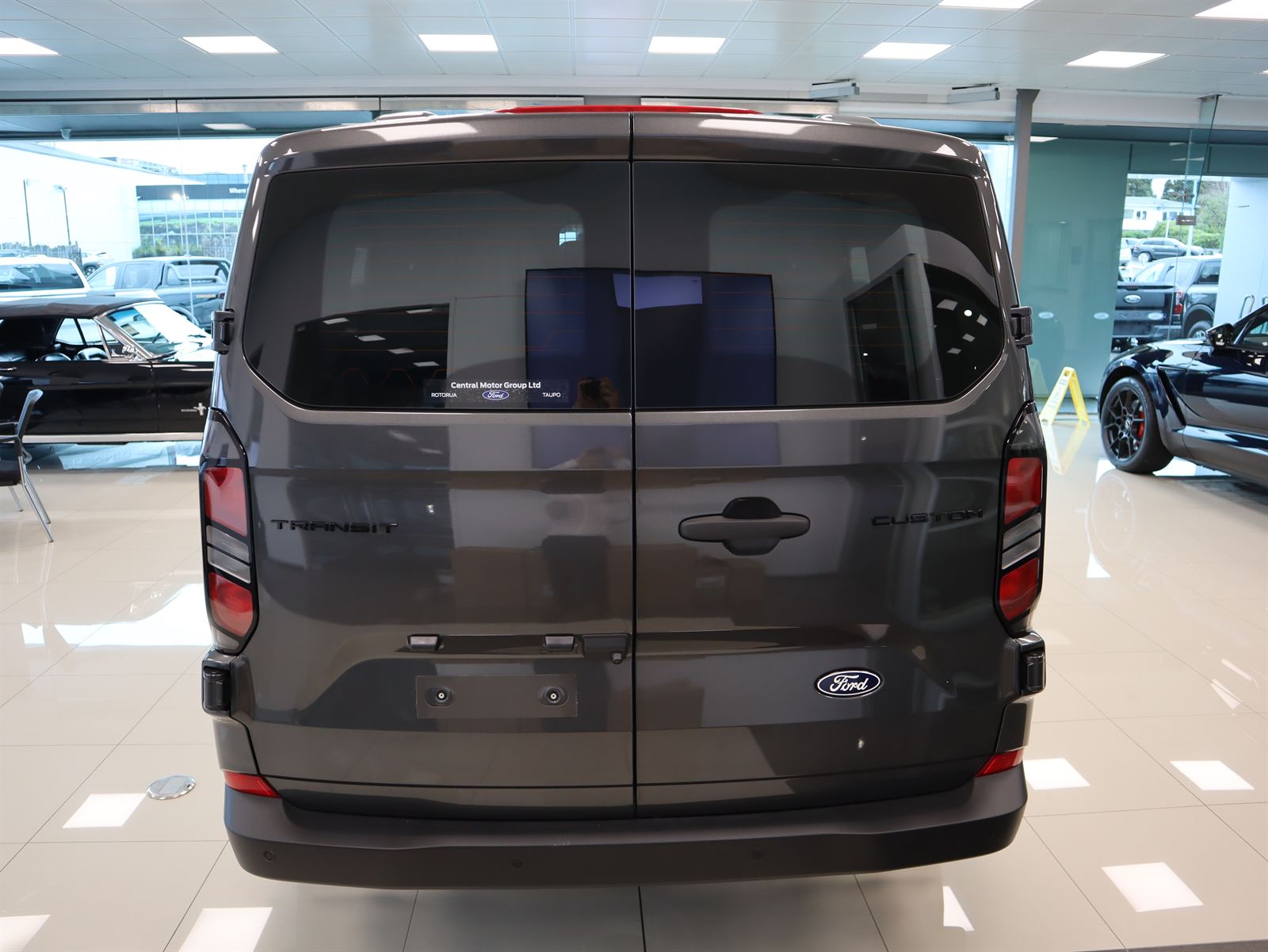 2024 Ford Transit CUSTOM 320 SWB