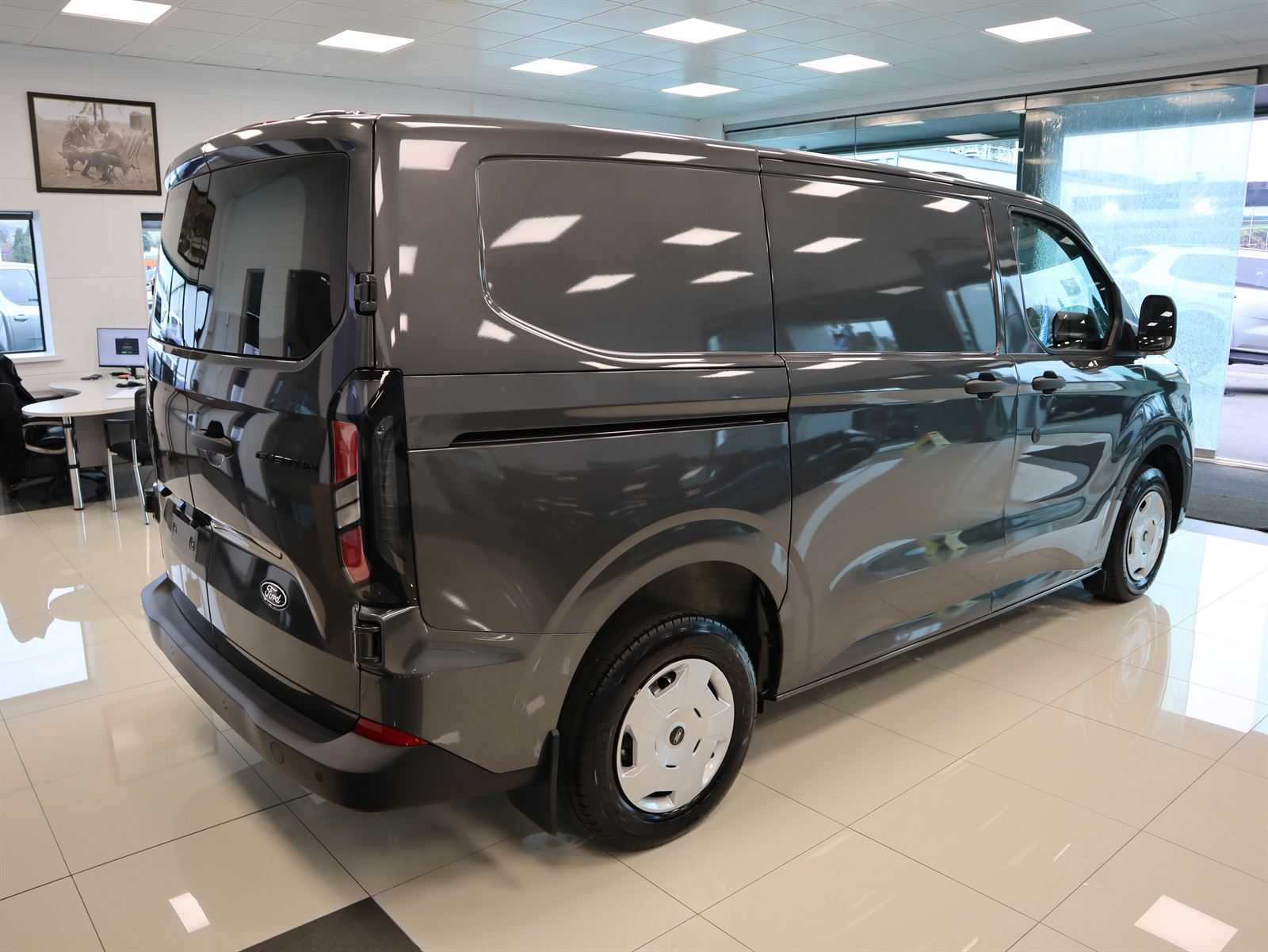 2024 Ford Transit CUSTOM 320 SWB