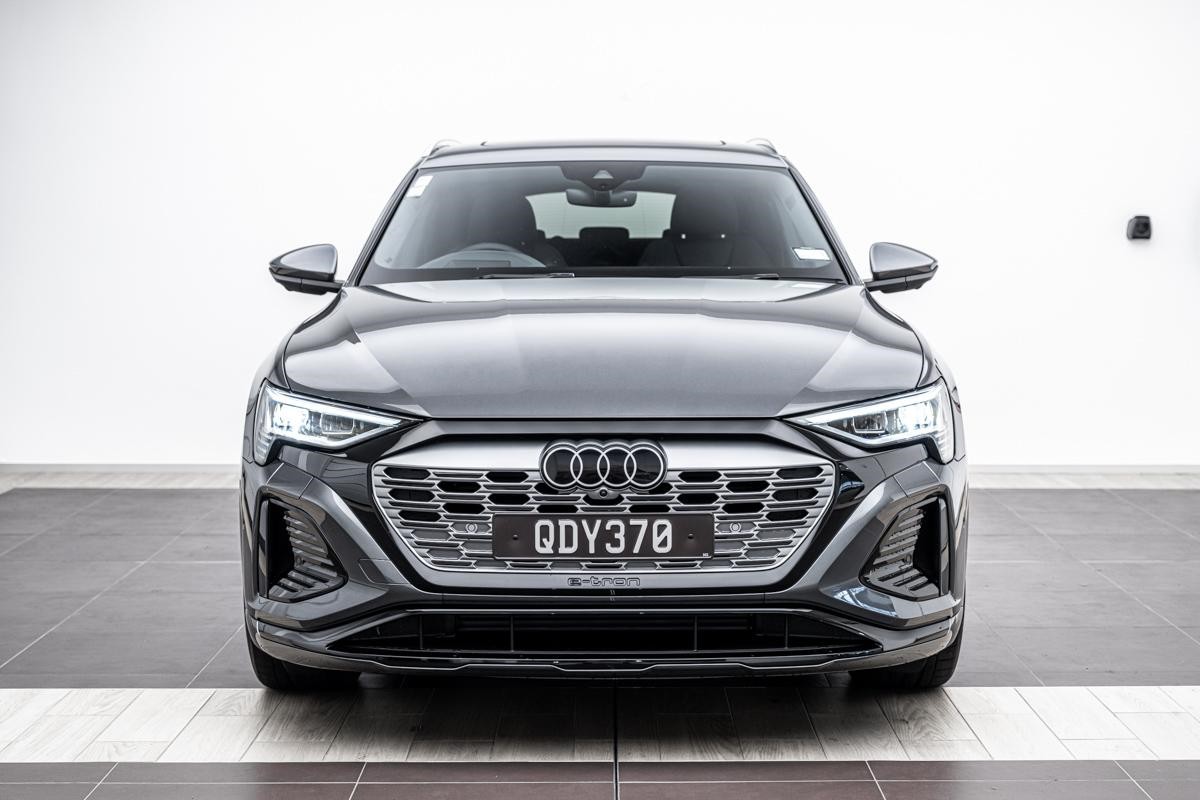 Audi Q8 55 e-tron S Line