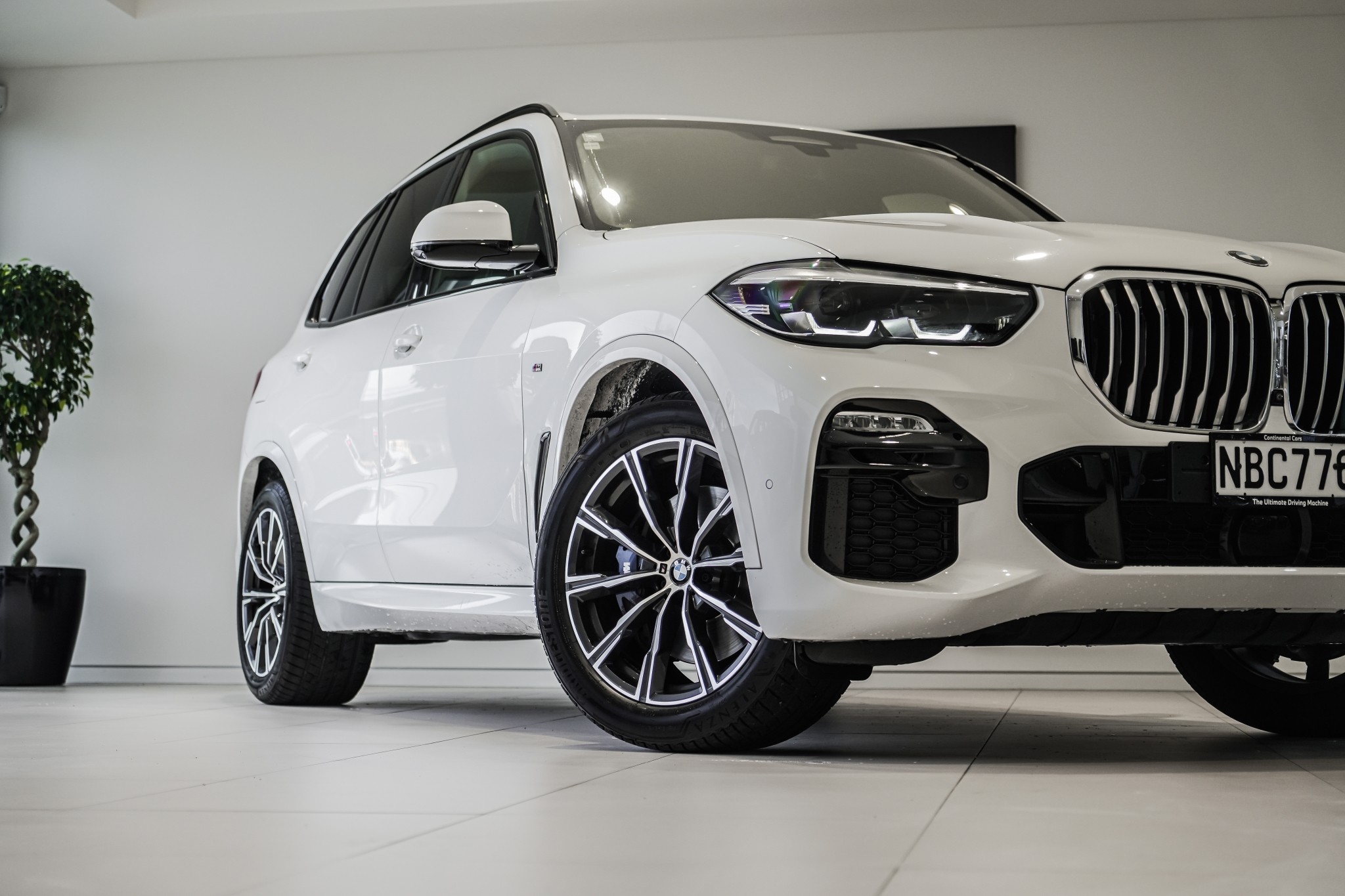 BMW X5 xDrive30d Launch Edition