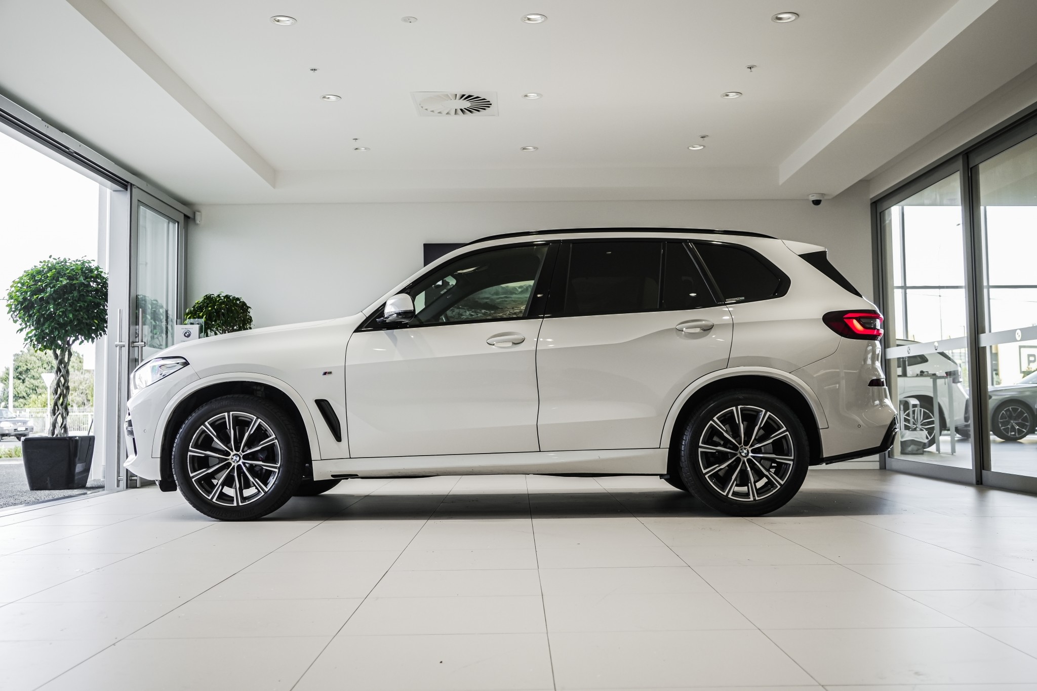 BMW X5 xDrive30d Launch Edition