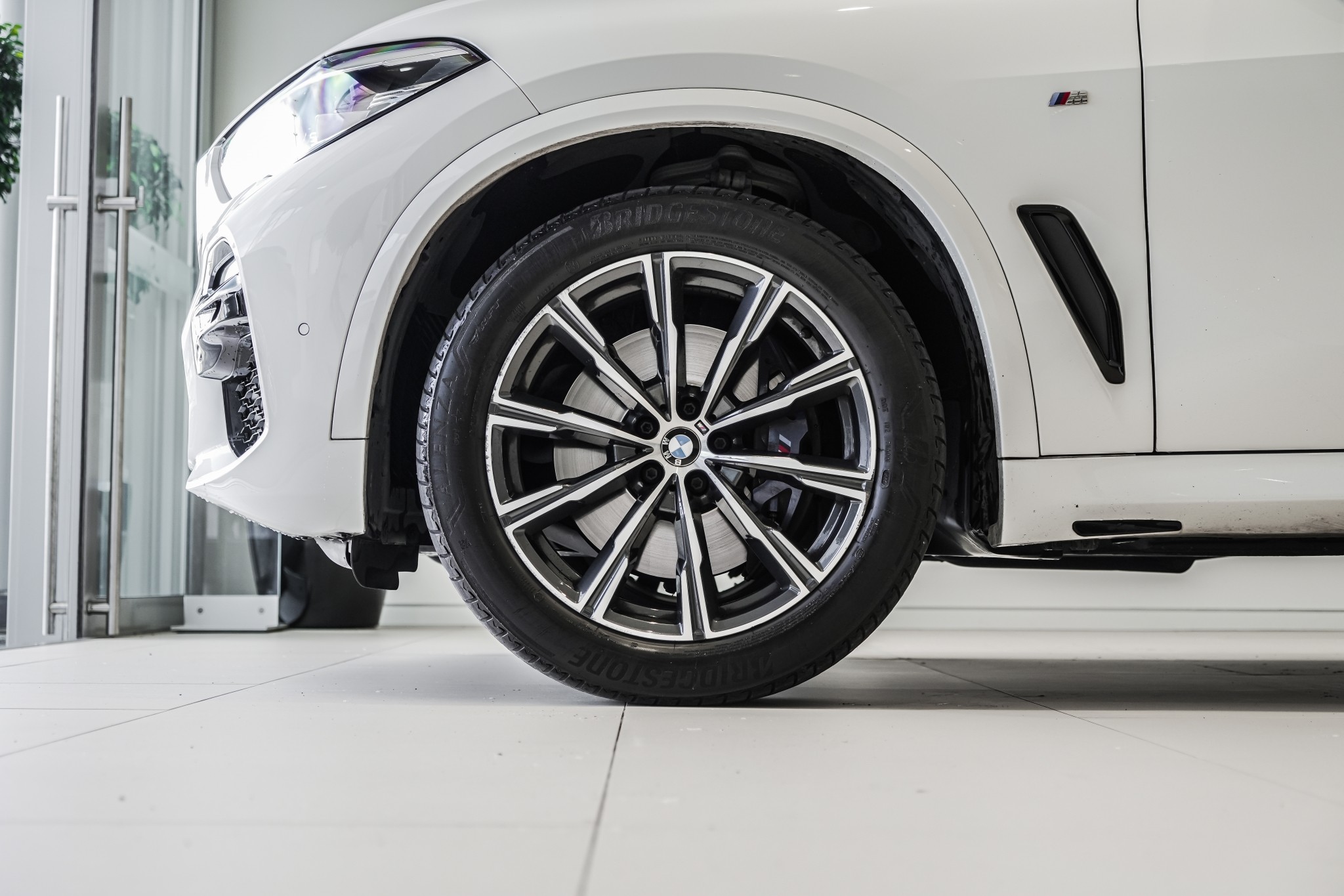 BMW X5 xDrive30d Launch Edition