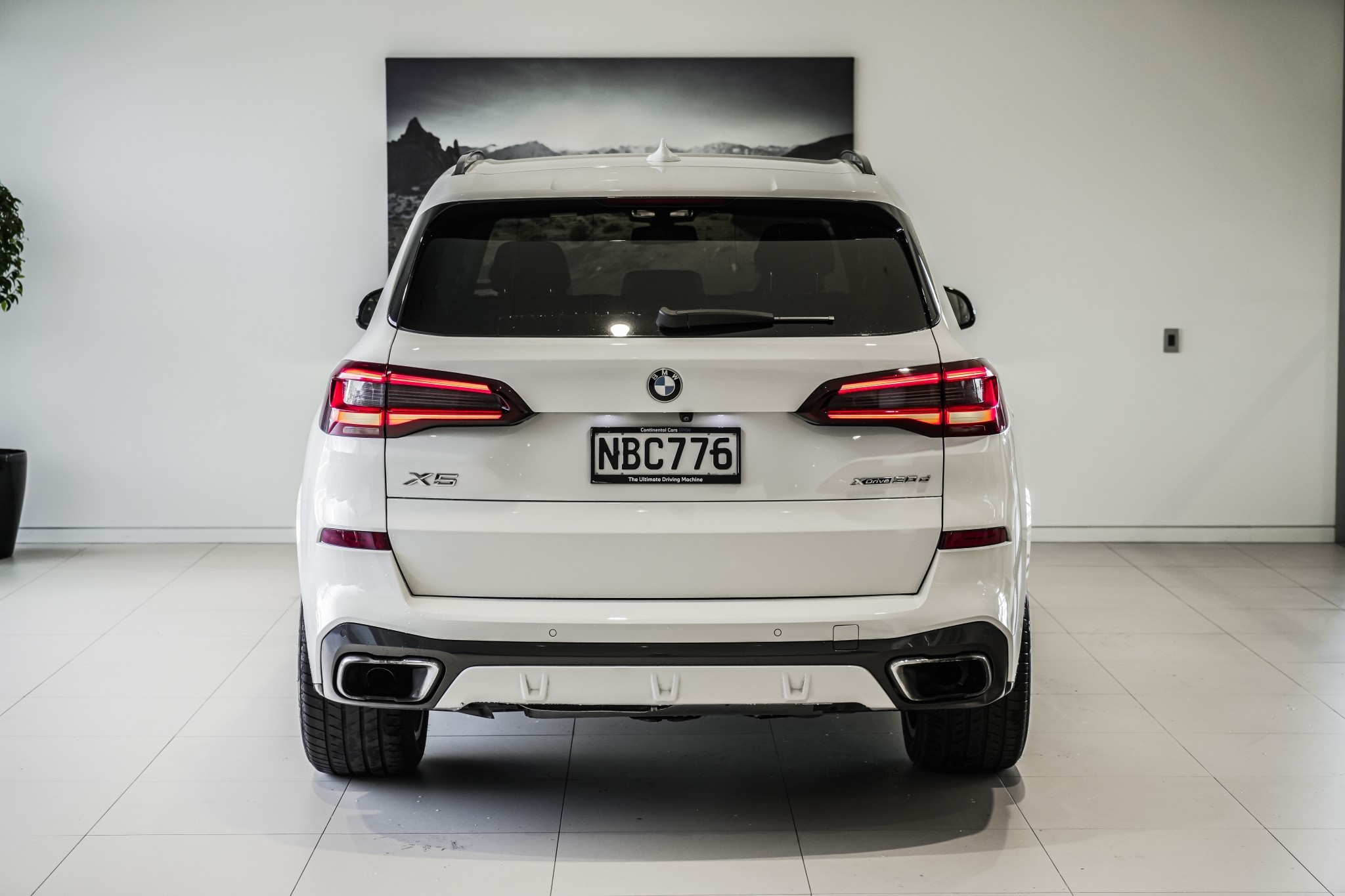 BMW X5 xDrive30d Launch Edition