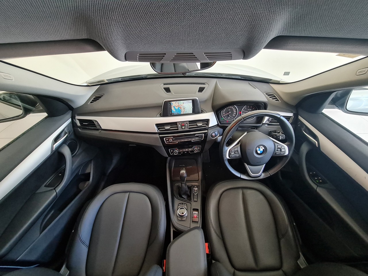 BMW X1 sDrive 18i SE