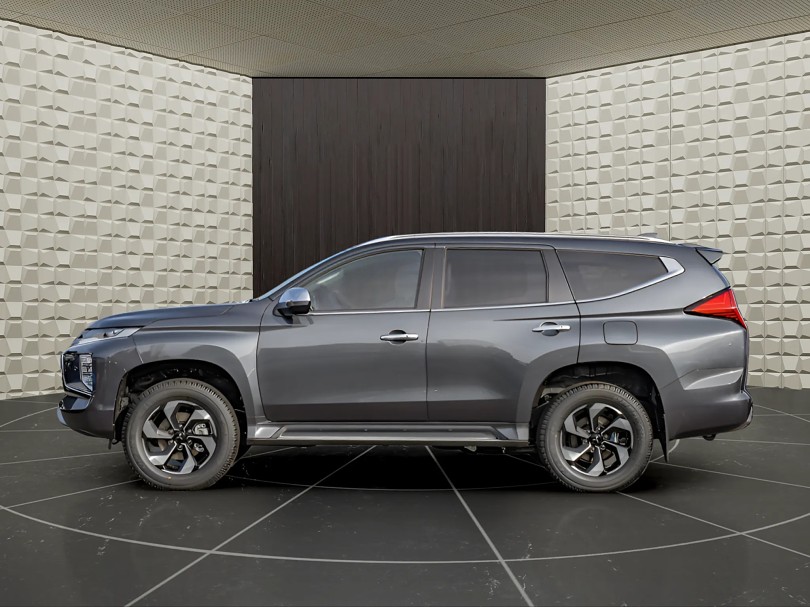 2025 Mitsubishi Pajero Sport 5