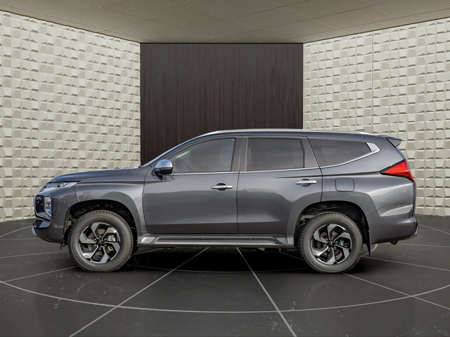 2025 Mitsubishi Pajero Sport 5