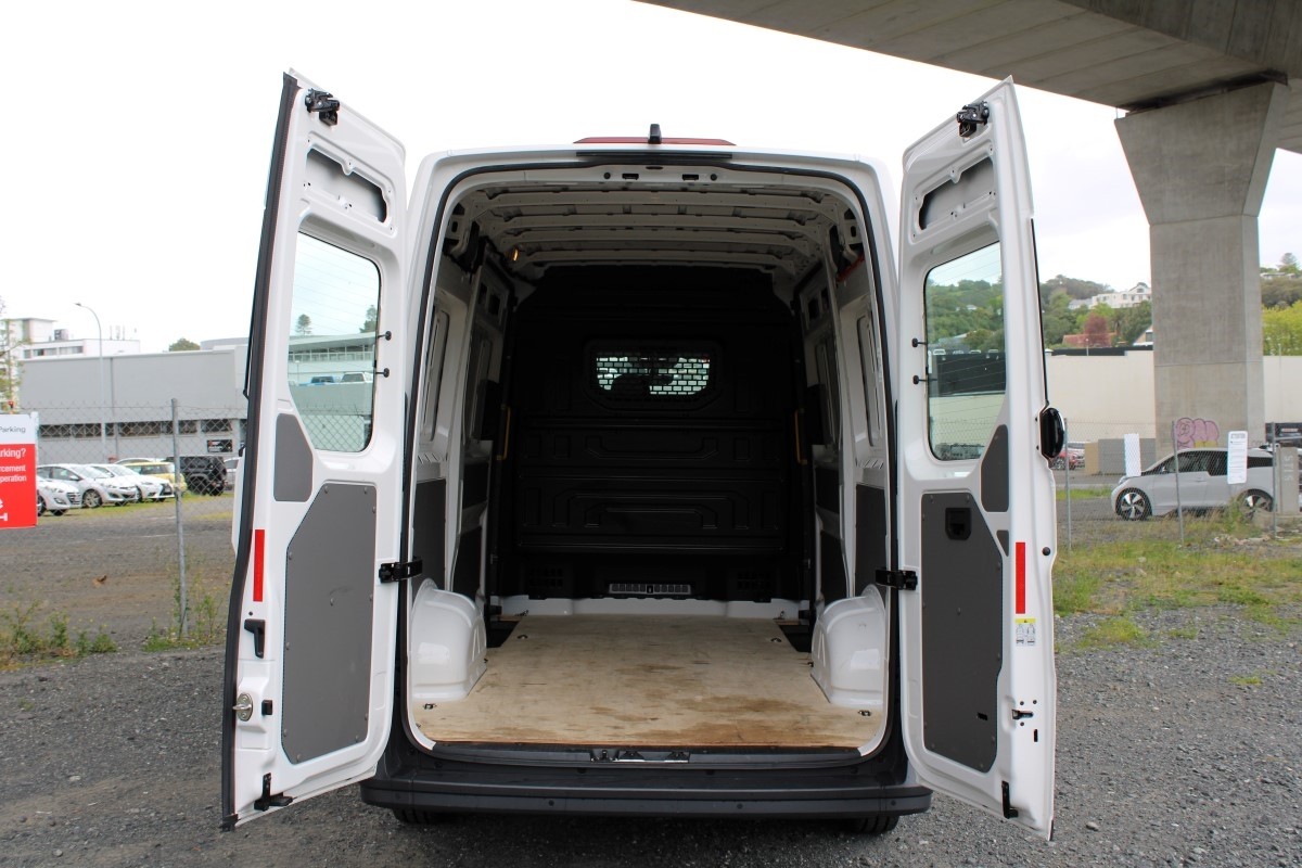 Volkswagen Crafter 35 103KW MWB AUTO