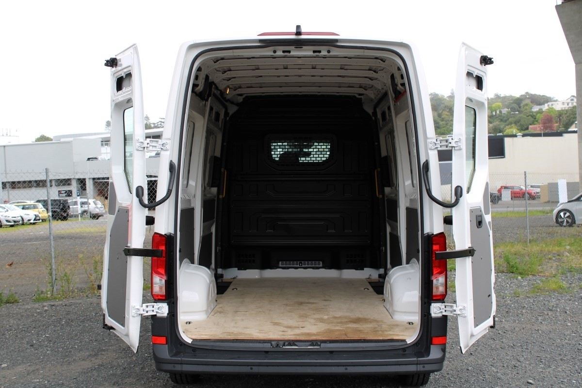 Volkswagen Crafter 35 103KW MWB AUTO