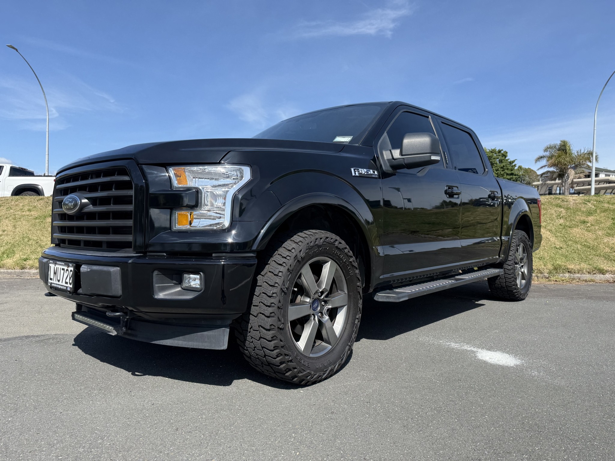 2017 Ford F150 Crew Cab 5.0 V8 petrol Coyote engine, 4WD