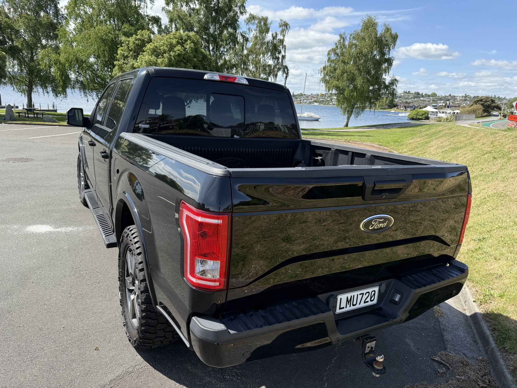 2017 Ford F150 Crew Cab 5.0 V8 petrol Coyote engine, 4WD