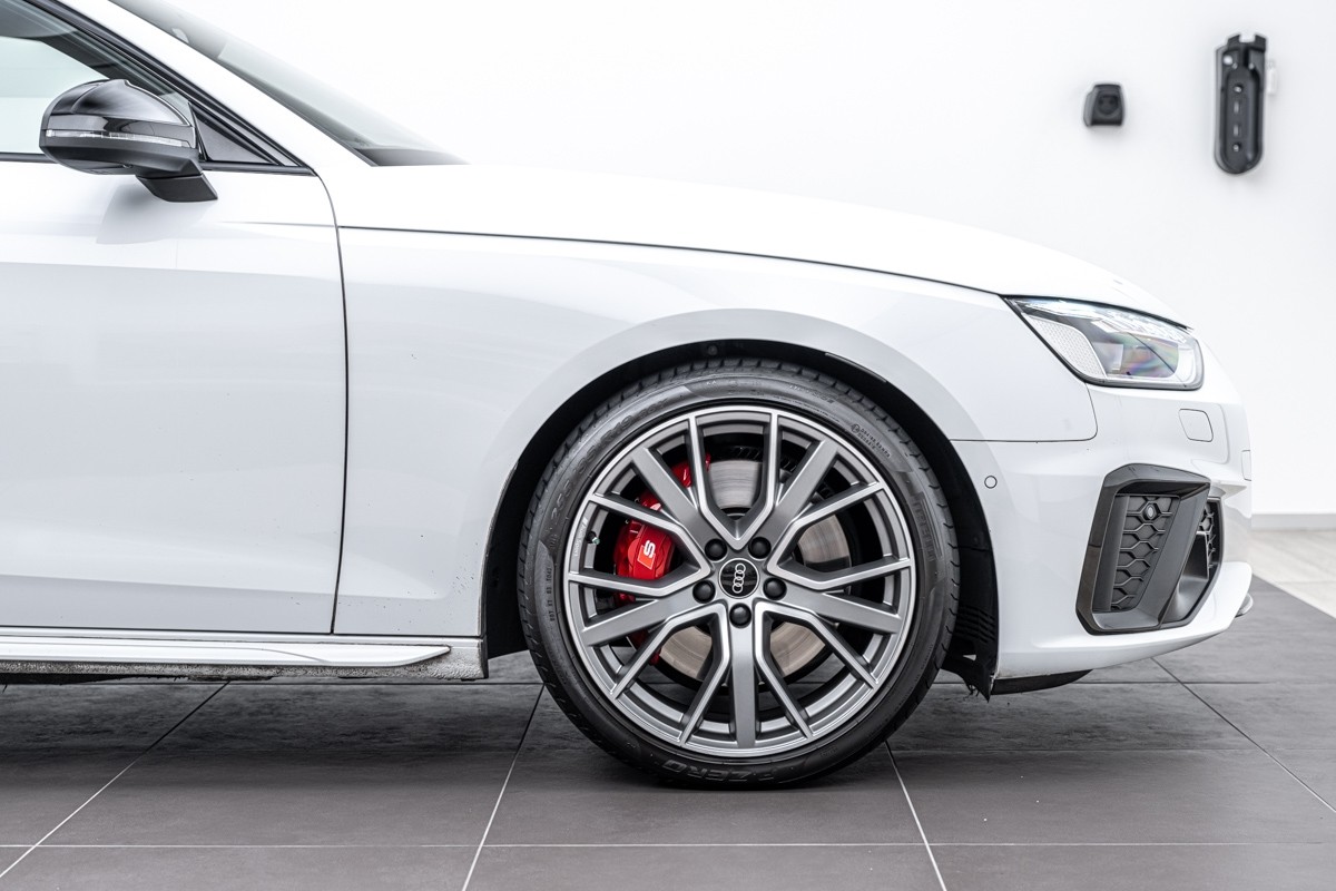 Audi S4 AVANT 3.0 FSI (260kW)