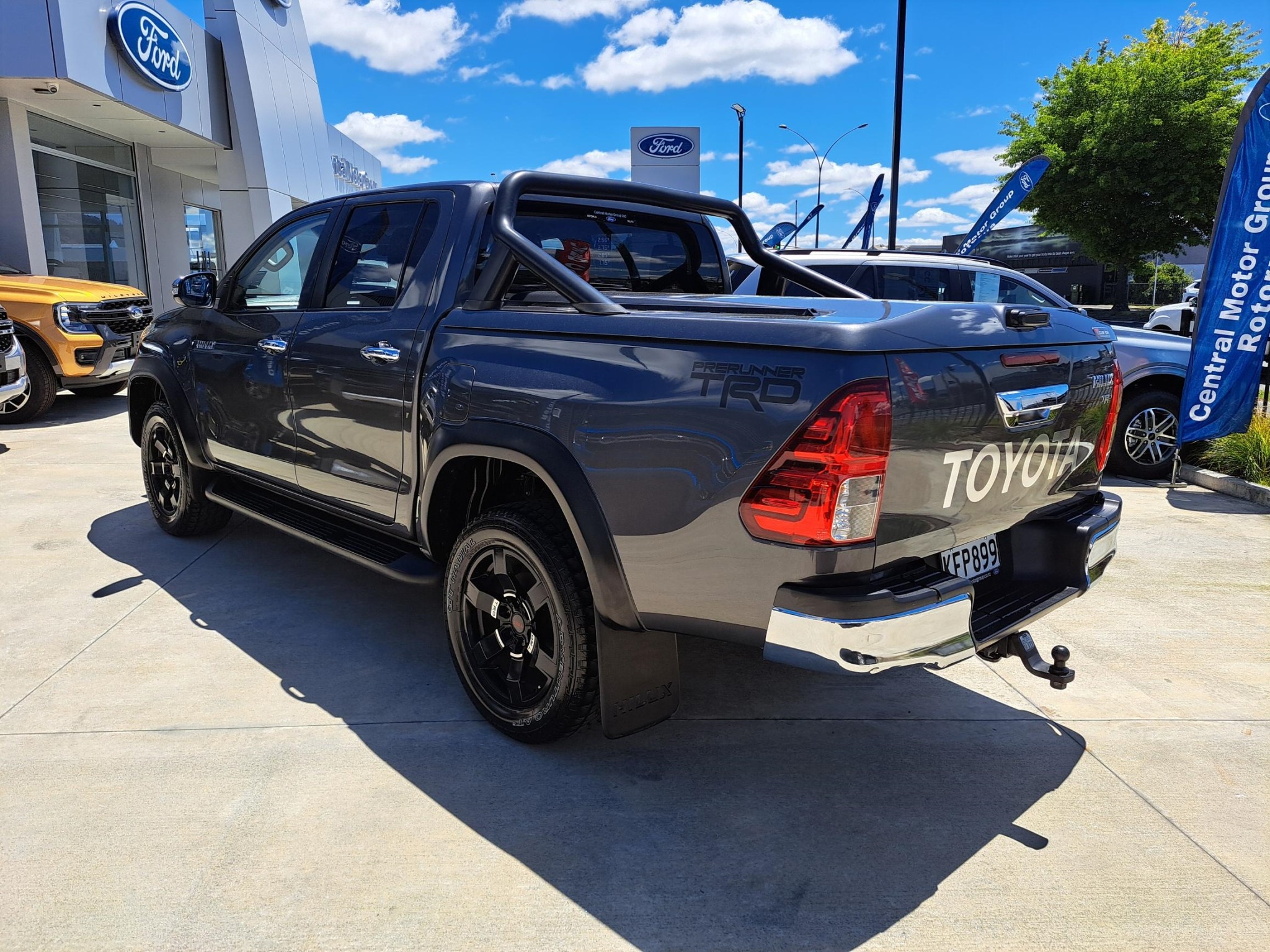 2017 Toyota Hilux Sr5 Td Dc 2.8D/6At/U