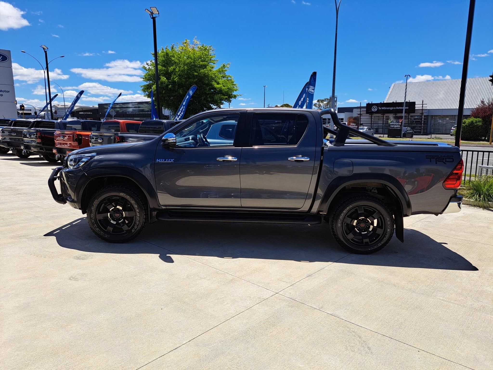 2017 Toyota Hilux Sr5 Td Dc 2.8D/6At/U