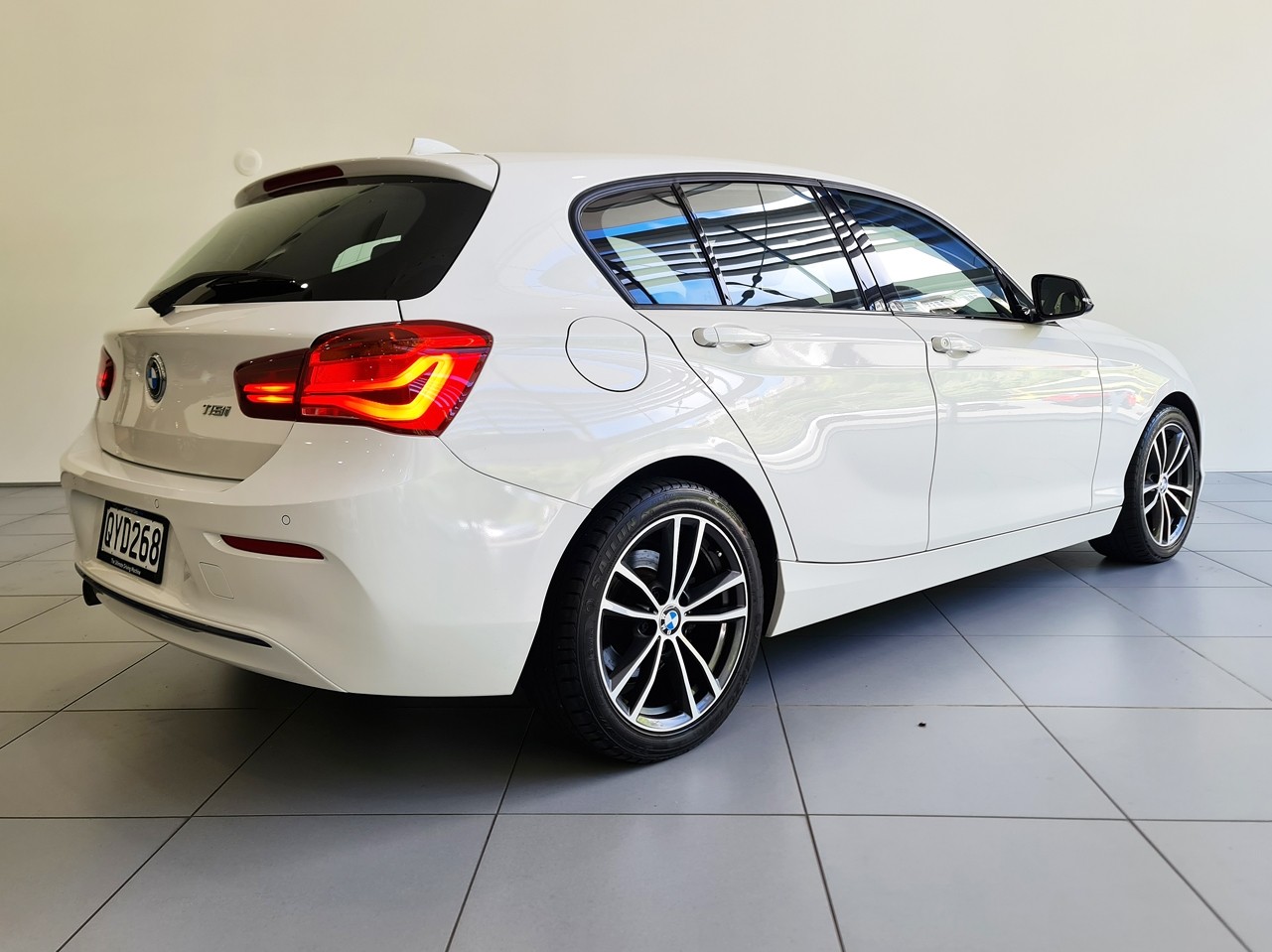 BMW 118i Sports Hatch Sport Line Shadow