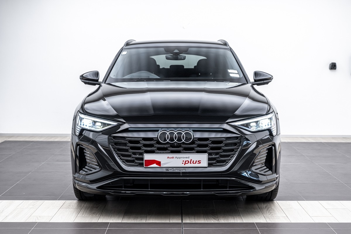 Audi Q8 55 E-TRON S LINE