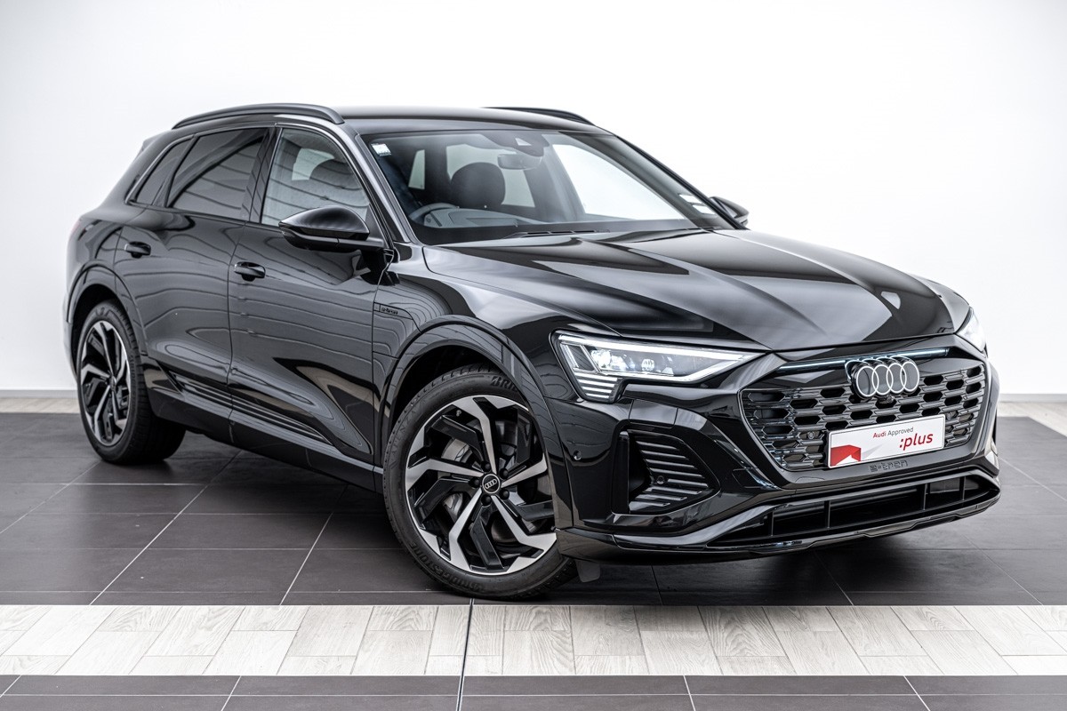 Audi Q8 55 E-TRON S LINE