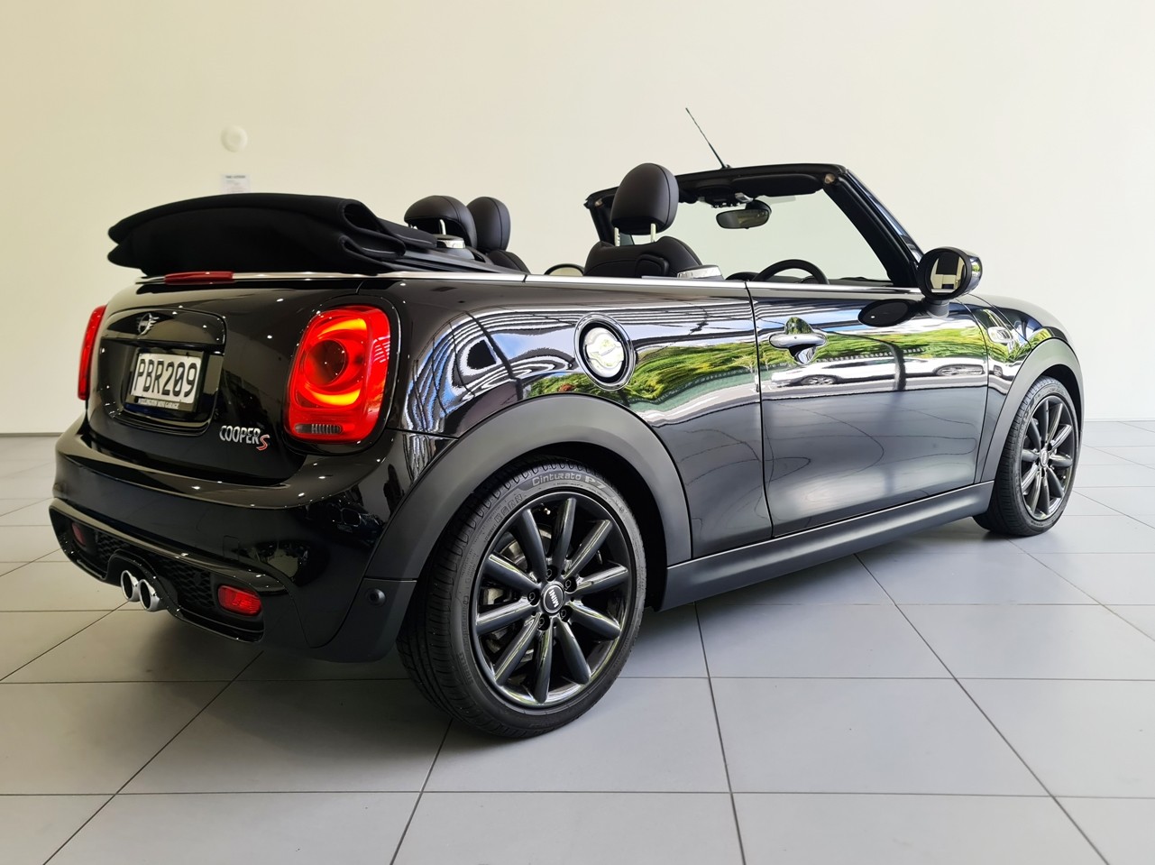 MINI Cooper S Chilli Package Convertible