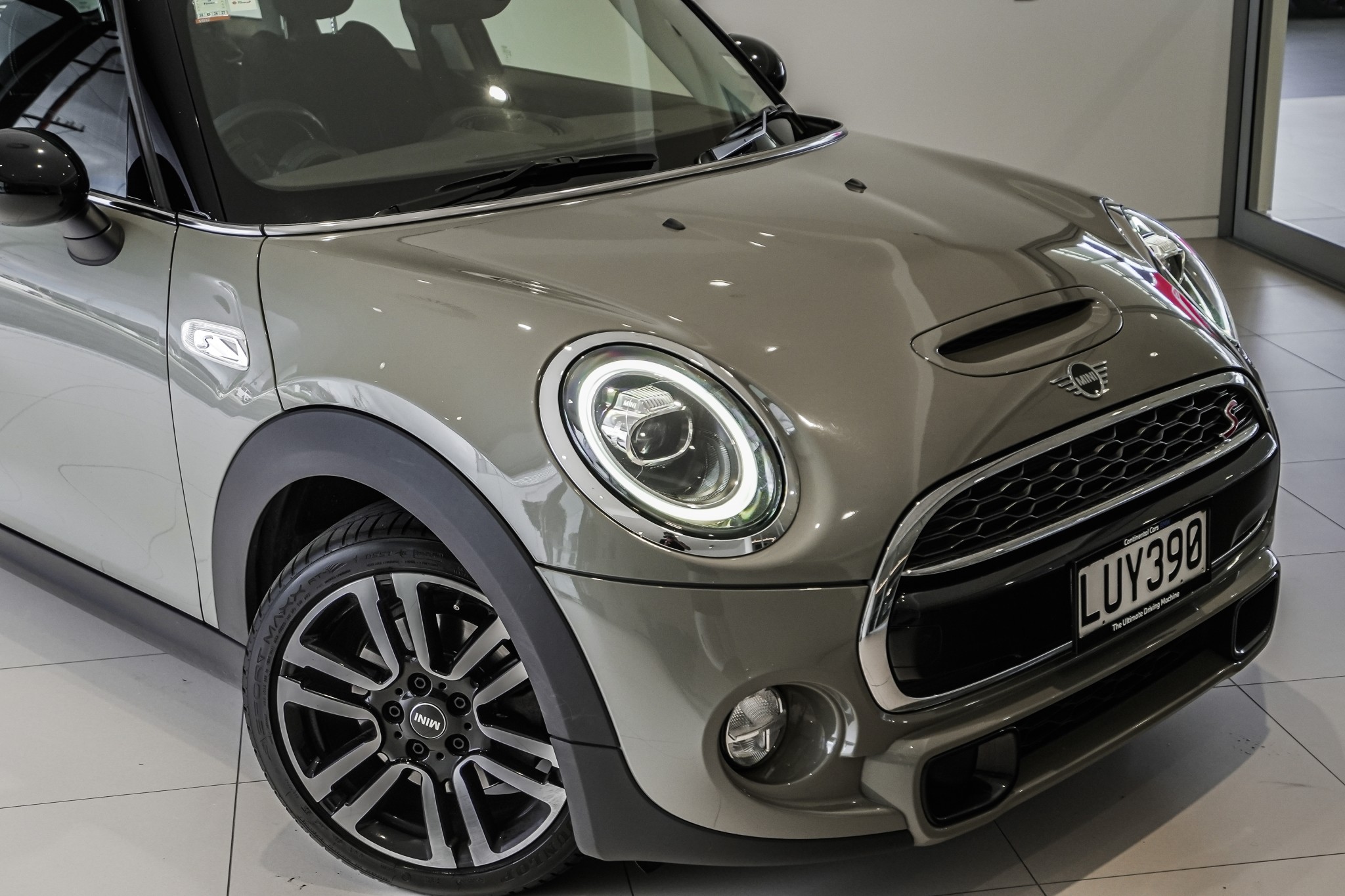 MINI Cooper S 5-Dr Hatch