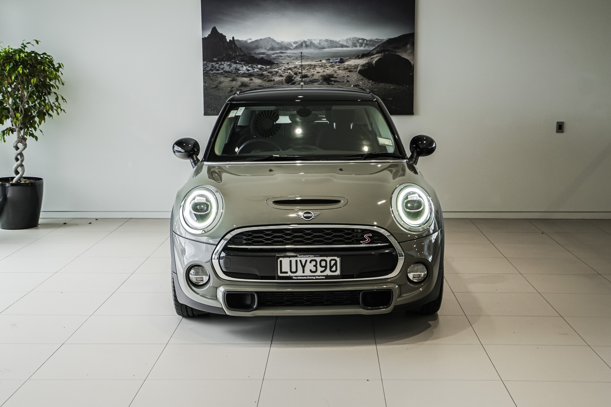 MINI Cooper S 5-Dr Hatch