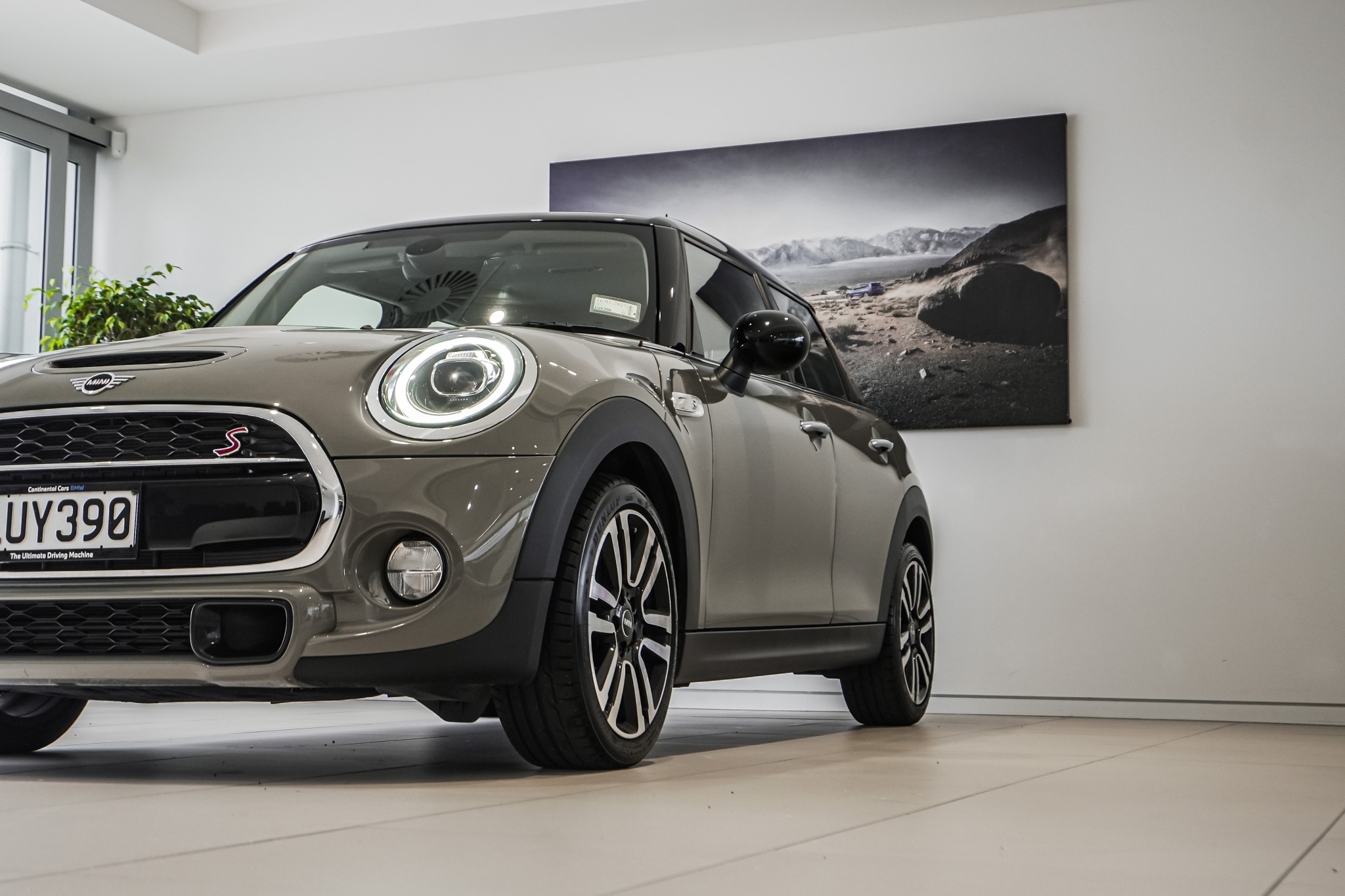 MINI Cooper S 5-Dr Hatch