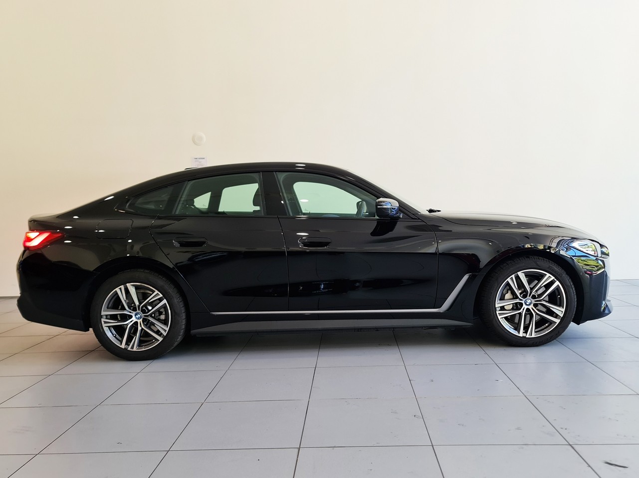 BMW i4 35e