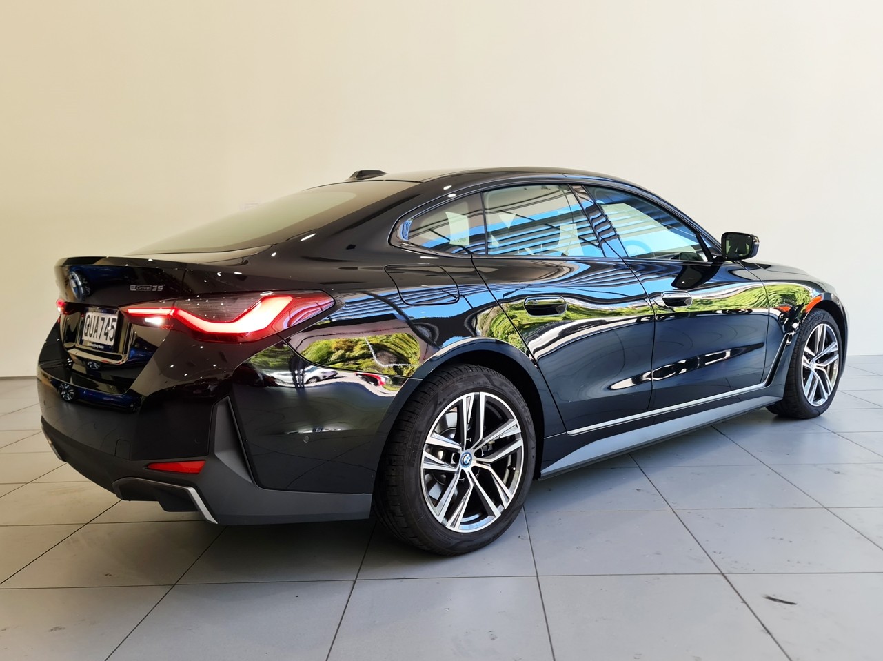 BMW i4 35e