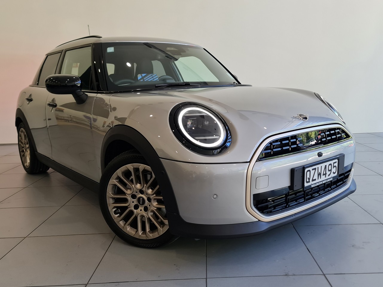 MINI Cooper 5 Door C Favoured