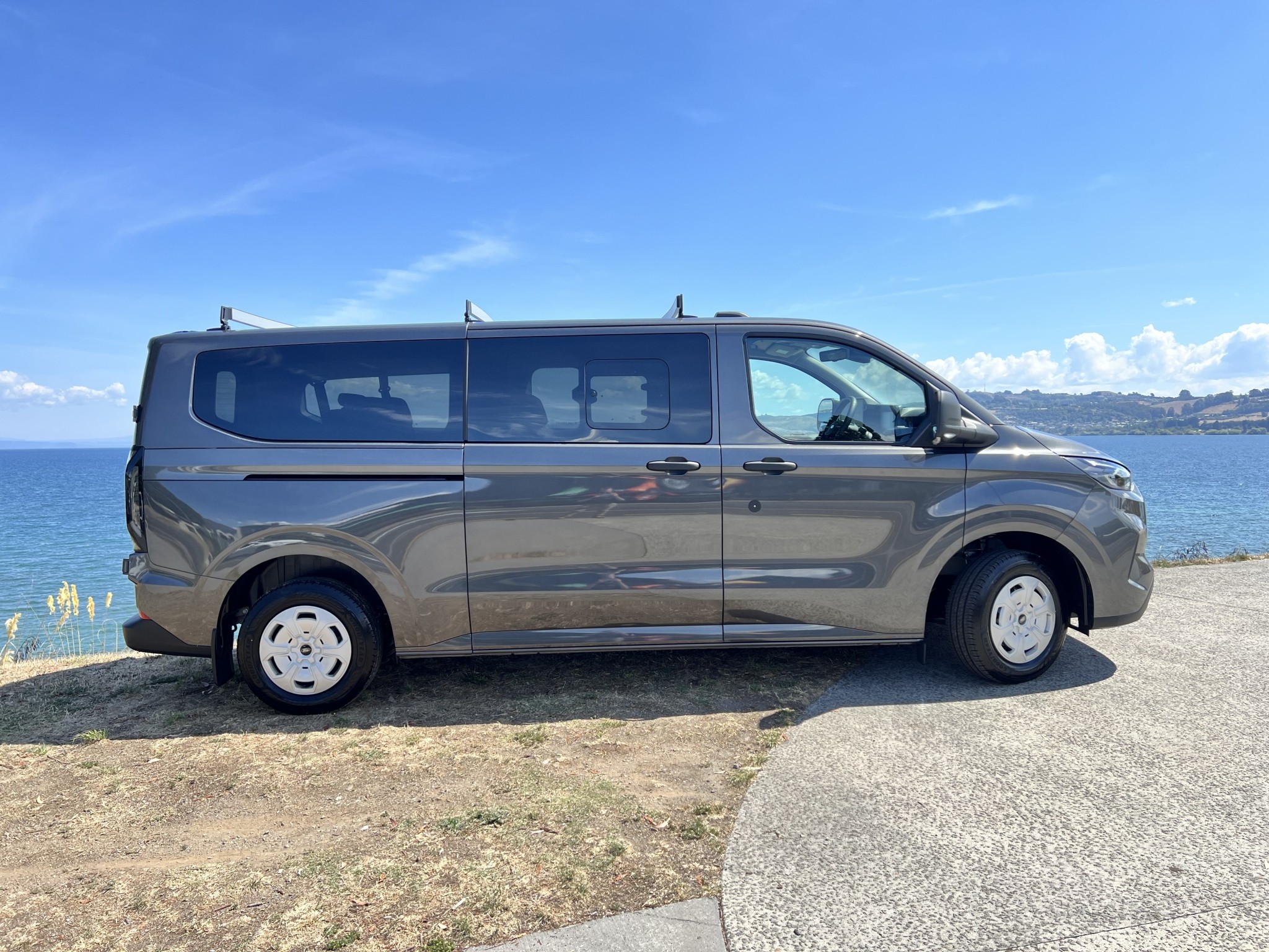 2025 Ford Transit 320L Bus 2.0D/8AT