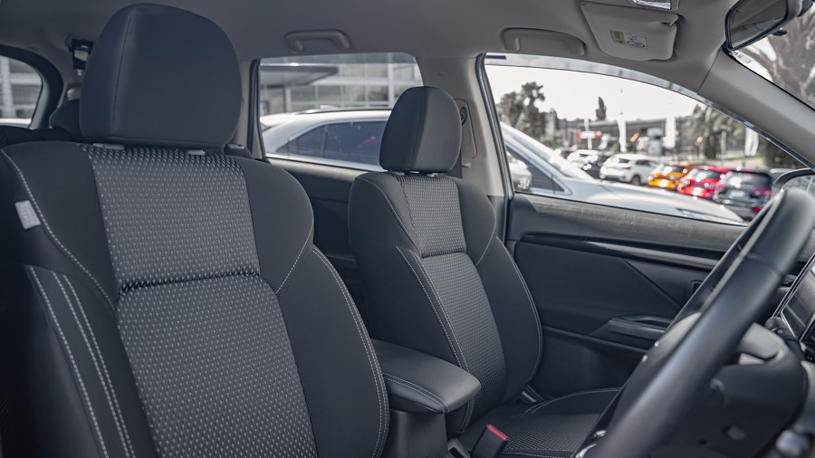 2019 Mitsubishi Outlander 8