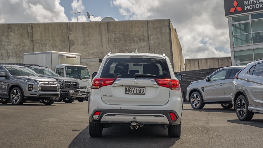 2019 Mitsubishi Outlander 4