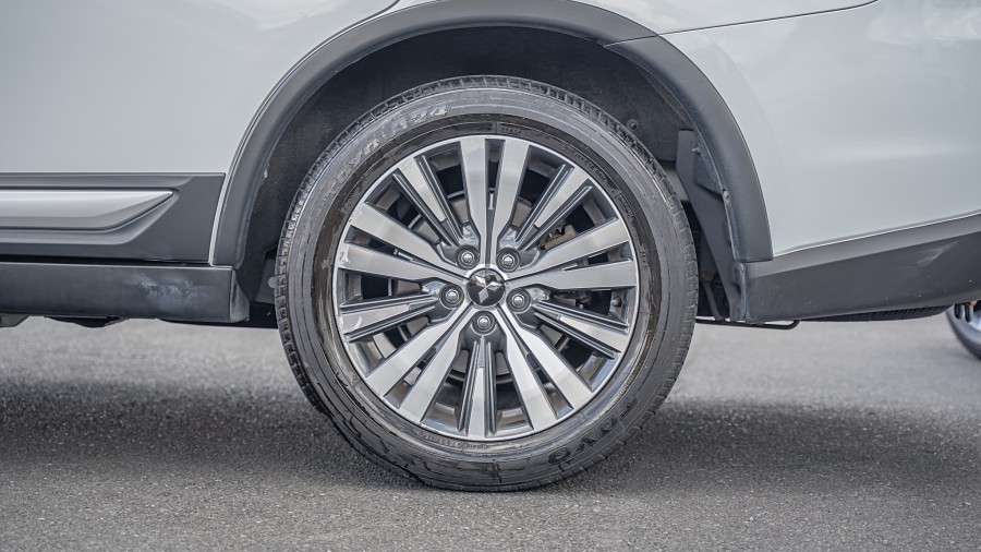 2019 Mitsubishi Outlander 7
