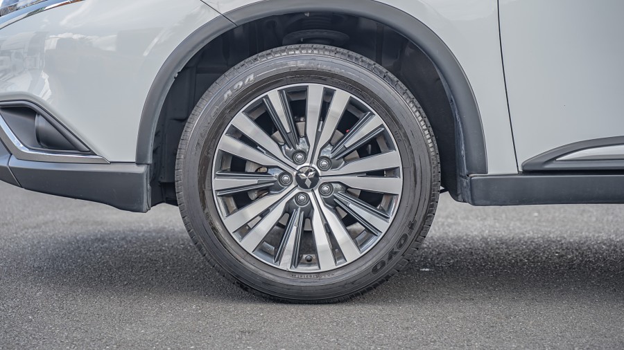 2019 Mitsubishi Outlander 6