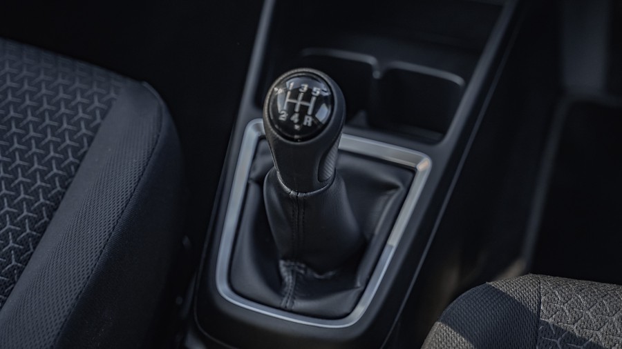 2023 Suzuki Swift 18