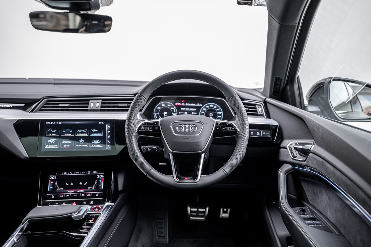 Audi e-tron SQ8SPORTBACK