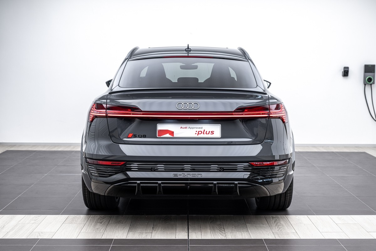 Audi e-tron SQ8SPORTBACK