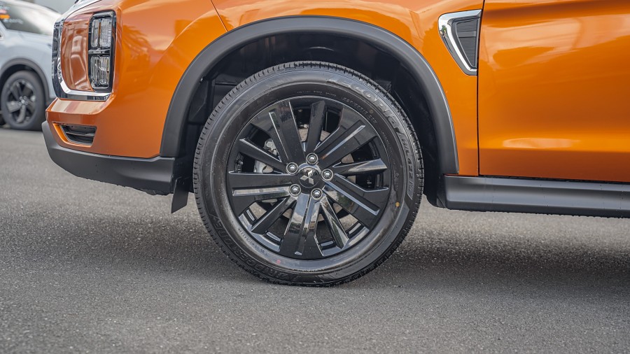 2025 Mitsubishi ASX 5