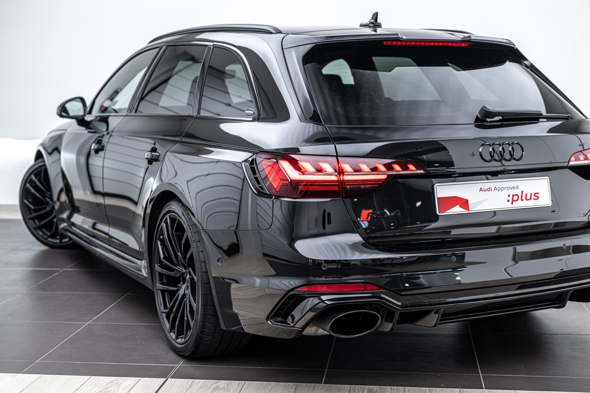 Audi RS4 AVANT 331KW