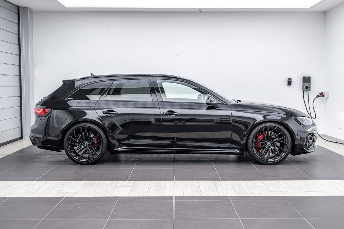 Audi RS4 AVANT 331KW