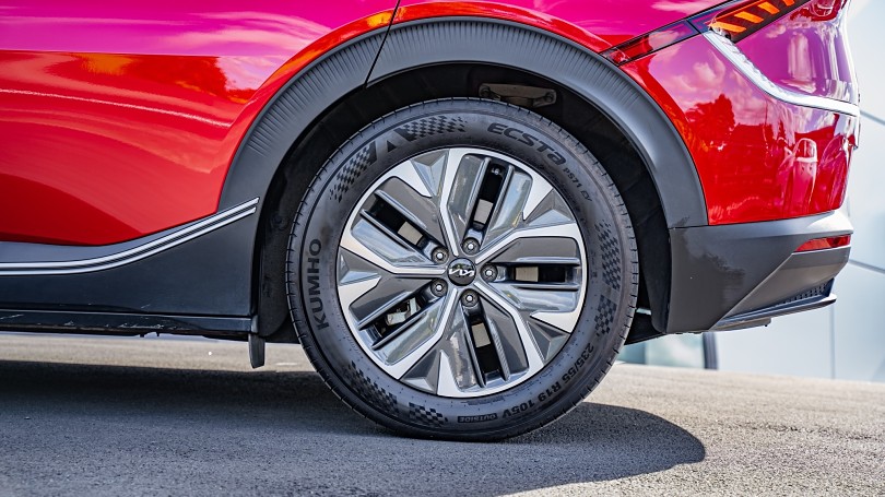 2025 Kia EV6 7