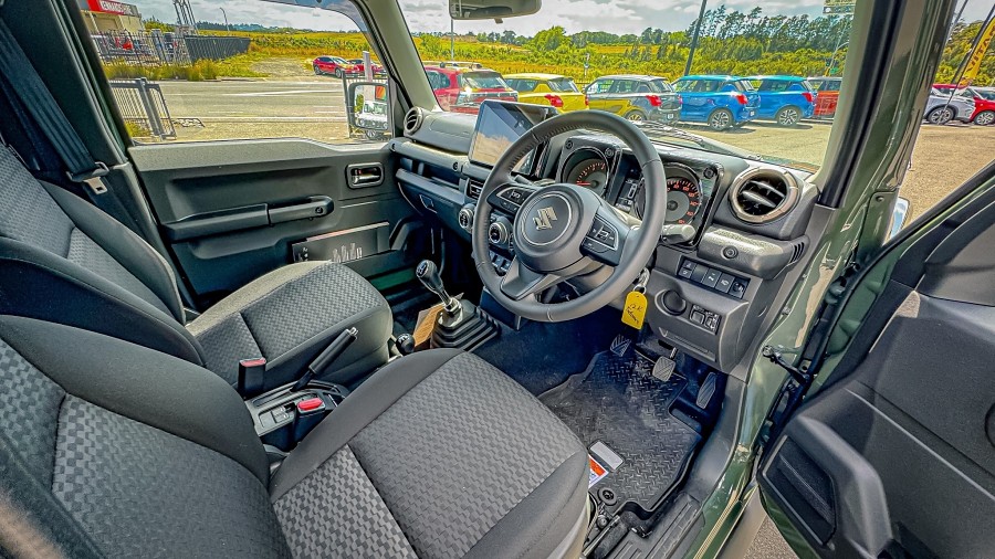 2025 Suzuki Jimny 9