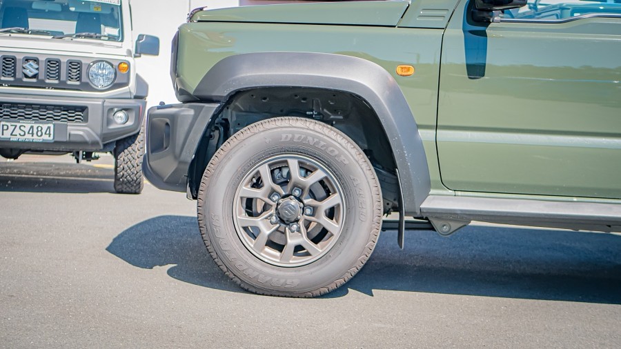 2025 Suzuki Jimny 6