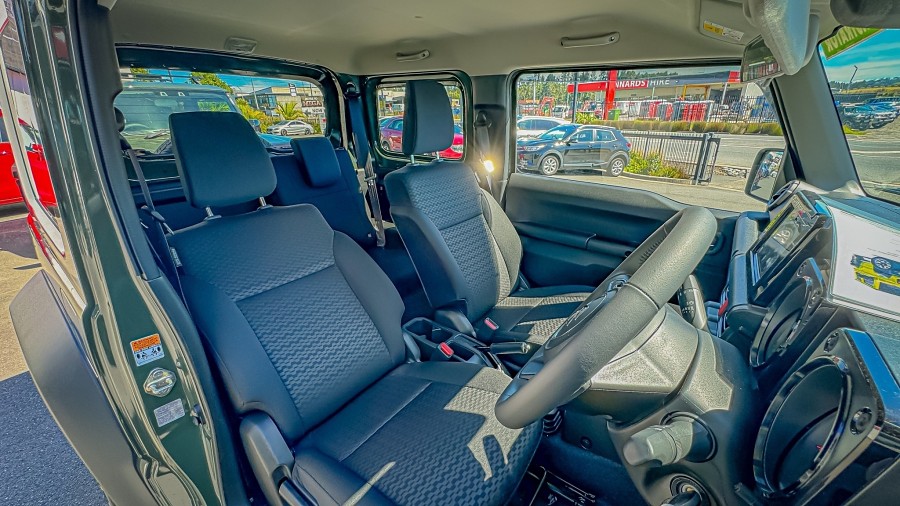 2025 Suzuki Jimny 8